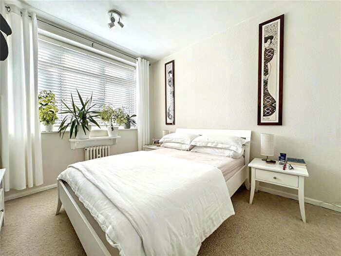 1 Bedroom Flat To Rent In Ormonde Court, Upper Richmond Road, London, SW15