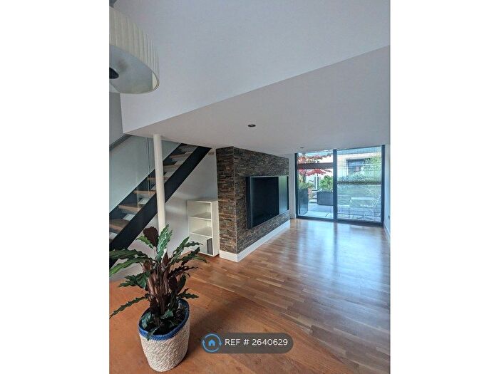 2 Bedroom Terraced House To Rent In Reservoir Street, Salford, M6