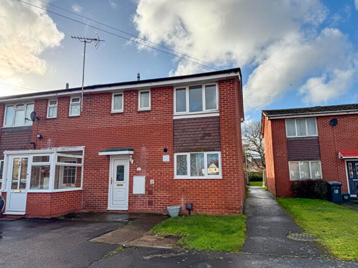 3 Bedroom Terraced House For Sale In Western End, Newbury, RG14