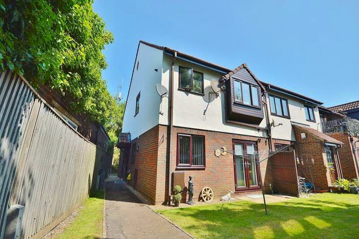 2 Bedroom Maisonette For Sale In Princes Risborough, HP27