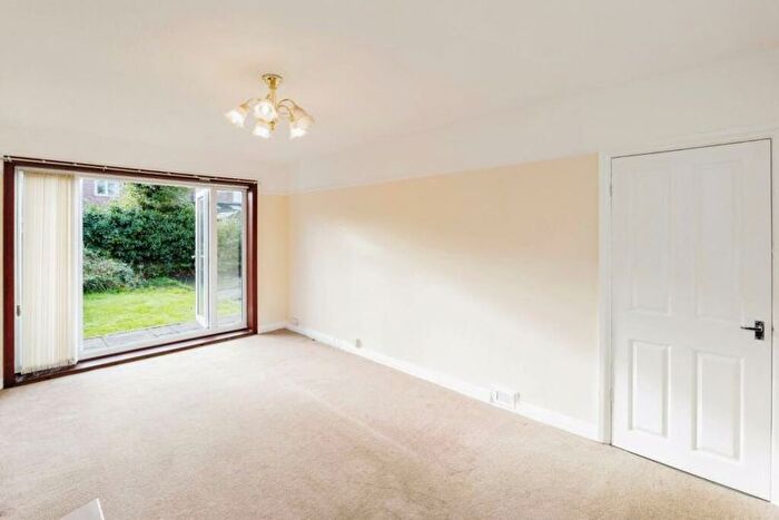 3 Bedroom Semi-Detached House To Rent In Branksome Drive, Salford, M6