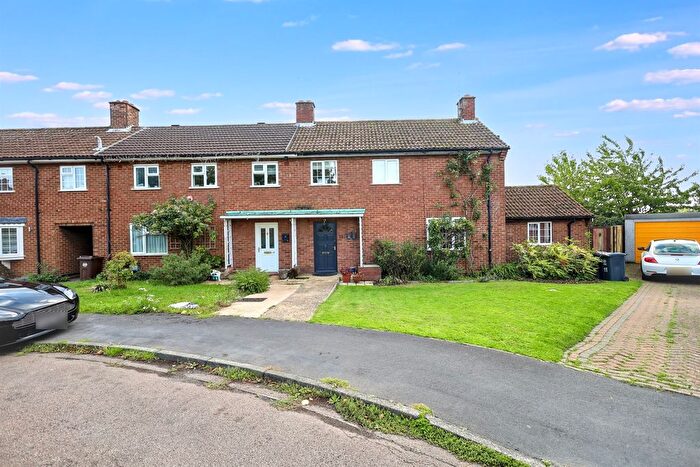 4 Bedroom End Of Terrace House For Sale In Foxdells, Birch Green, Hertford, SG14