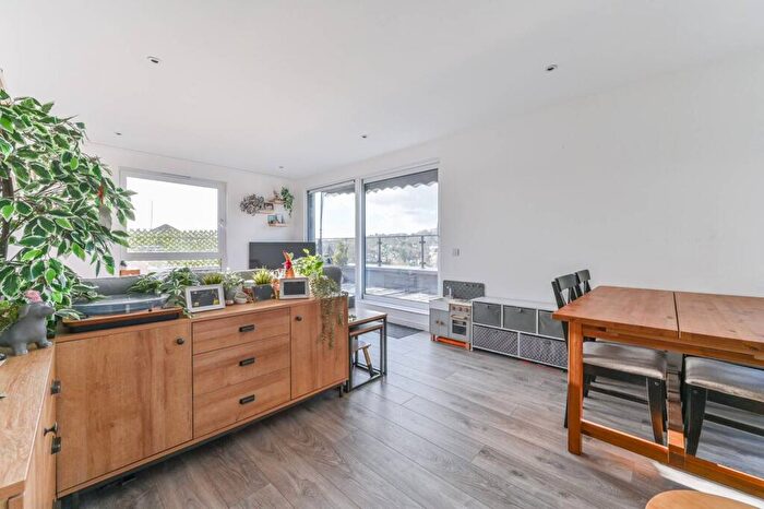 2 Bedroom Flat For Sale In Calum Court, Central Purley, Purley, CR8