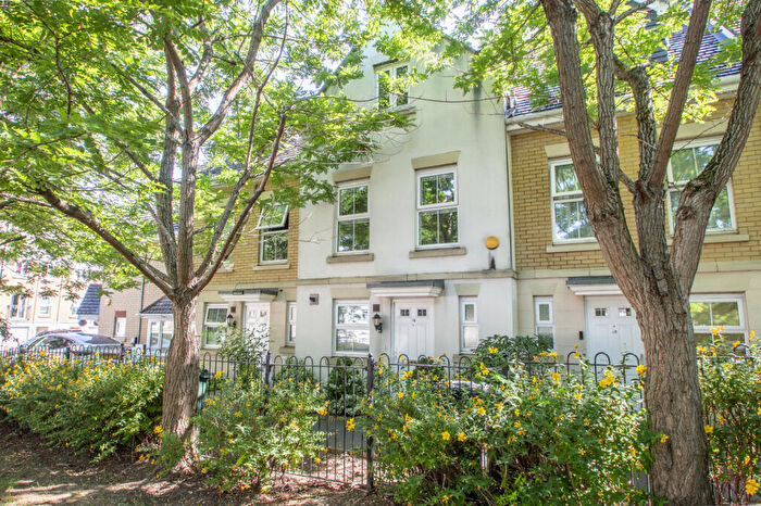 3 Bedroom Terraced House To Rent In Dartford, DA1