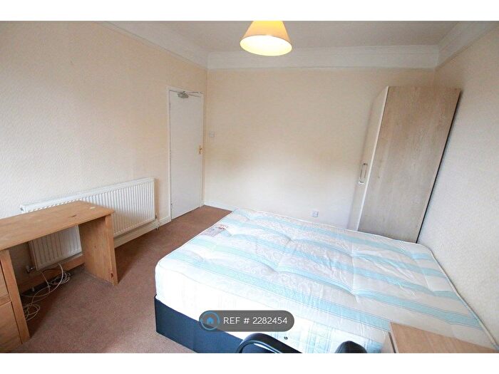 4 Bedroom Terraced House To Rent In St. Peters Road, Reading, RG6