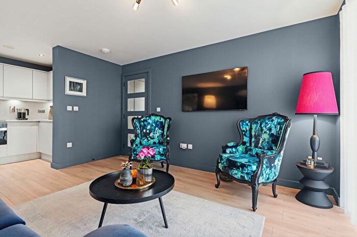 1 Bedroom Flat For Sale In Meadowside Quay Walk, Partick, G11