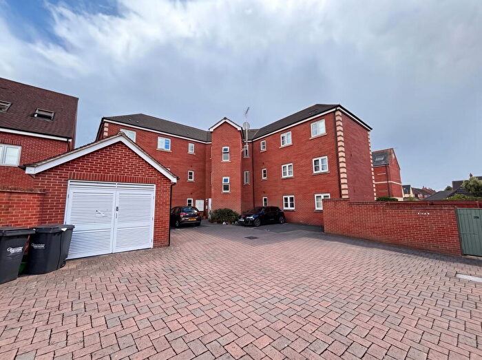 2 Bedroom Flat To Rent In Holbeach Drive Kingsway, Quedgeley, Gloucester, GL2