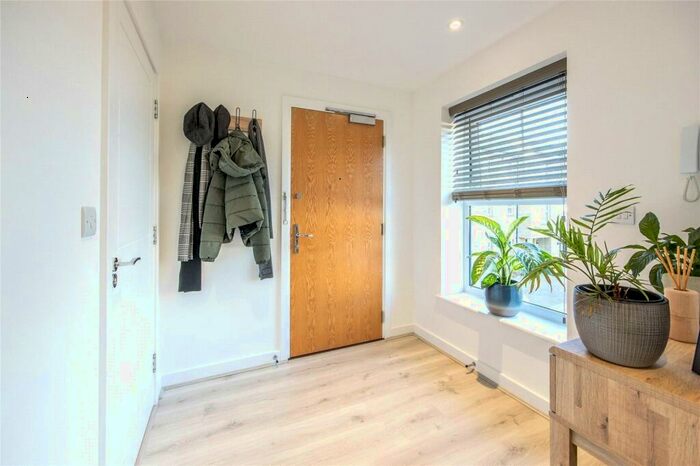 2 Bedroom Flat To Rent In Chapelfield Way, Allington, Maidstone, Kent, ME16