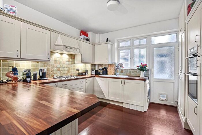 3 Bedroom Flat For Sale In Cholmley Gardens, West Hampstead, NW6