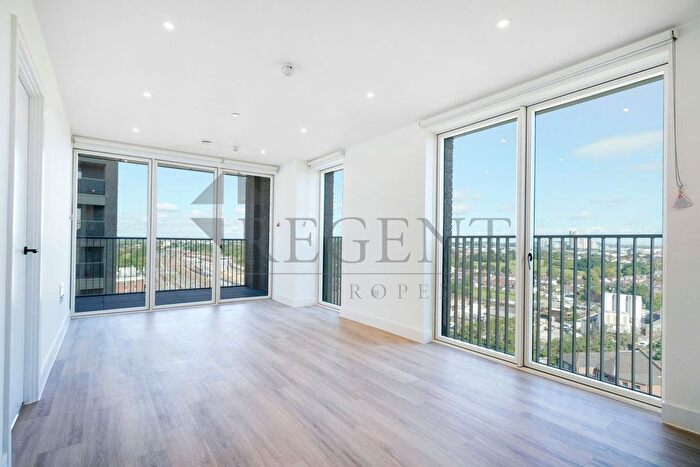 1 Bedroom Flat To Rent In Silverleaf House, Heartwood Boulevard, W3