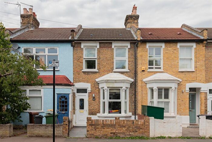 2 Bedroom Terraced House For Sale In Thorpe Road, Forest Gate, E7