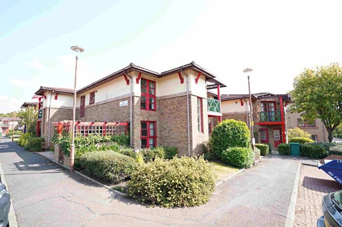 2 Bedroom Flat To Rent In North Werber Park, Fettes, Edinburgh, EH4