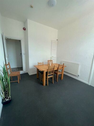 6 Bedroom Property To Rent In Chamberlain Avenue, Stoke-On-Trent, ST4