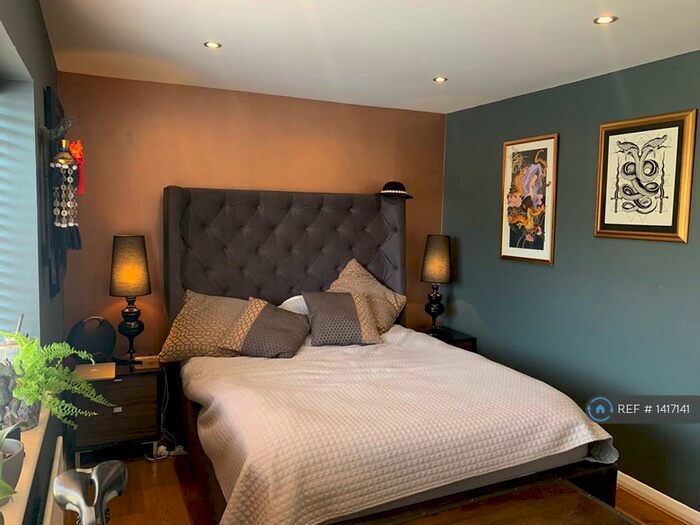 2 Bedroom Flat To Rent In Kirby Drive, Peacehaven, BN10