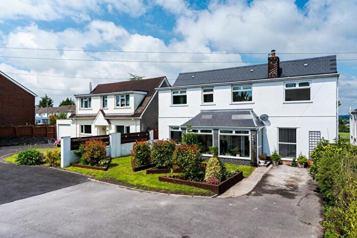 5 Bedroom Detached House For Sale In Port Road West, Barry, CF62