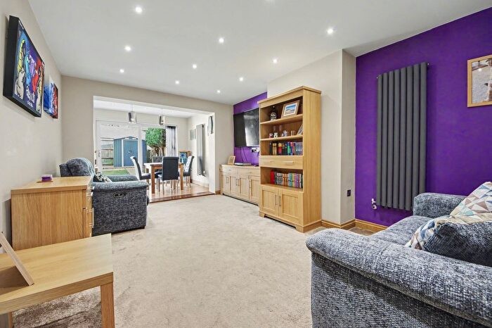 2 Bedroom Semi Detached Bungalow For Sale In Maryland Close, Townhill Park, SO18