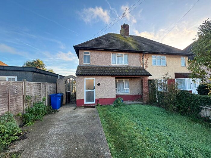 3 Bedroom Semi-Detached House To Rent In Spencer Walk, Tilbury, RM18