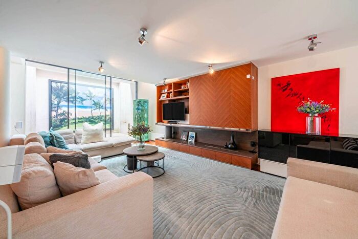 4 Bedroom Mews To Rent In Pond Place, Chelsea, London, SW3