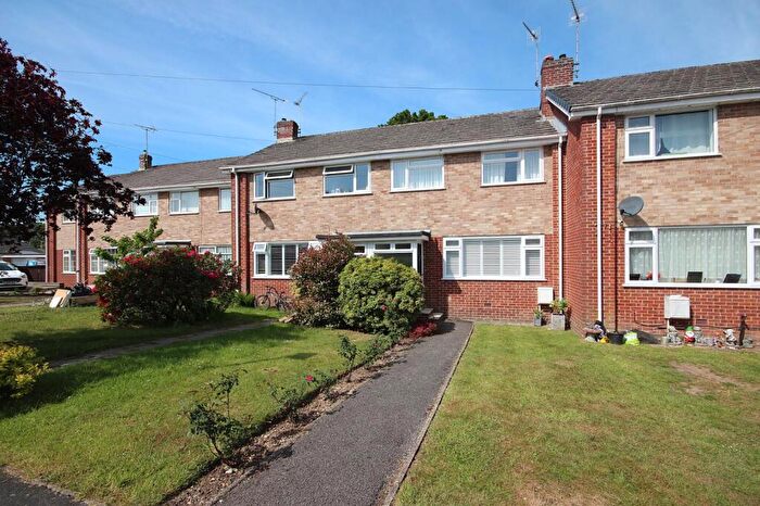 3 Bedroom Terraced House For Sale In Fairview Drive, Broadstone, Dorset, BH18