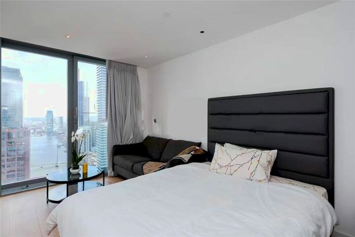 Studio To Rent In Landmark Pinnacle, Canary Wharf, E14