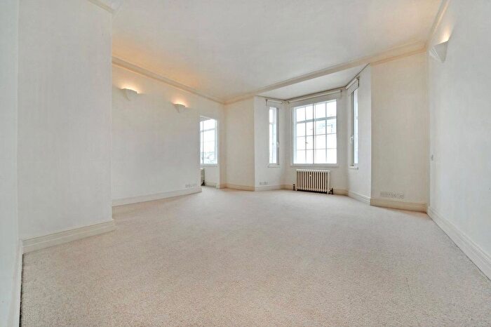 2 Bedroom Flat For Sale In Phillimore Court, Argyll Road, W8