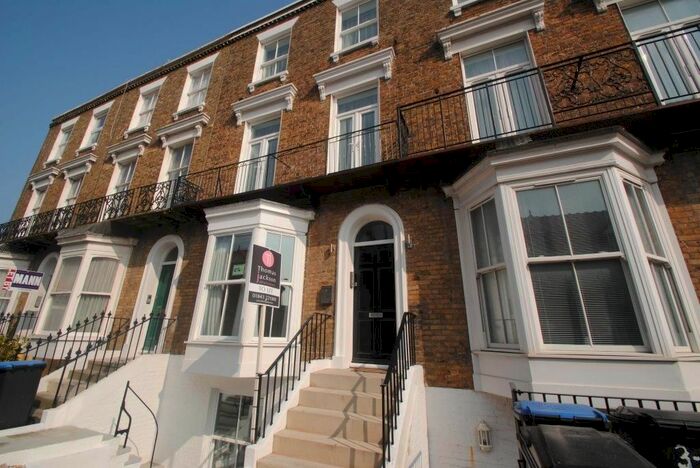 1 Bedroom Flat To Rent In Westbrook Gardens, Margate, CT9