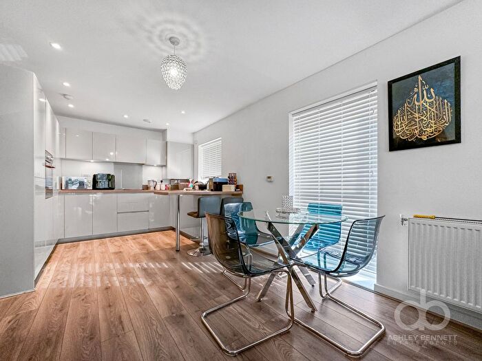 2 Bedroom Flat For Sale In Colliford Road, West Thurrock, Grays, RM20