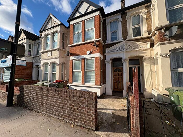 2 Bedroom Flat To Rent In Green Street, Upton Park, London, E13
