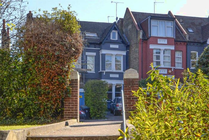2 Bedroom Apartment To Rent In Colney Hatch Lane, Muswell Hill, London, N10
