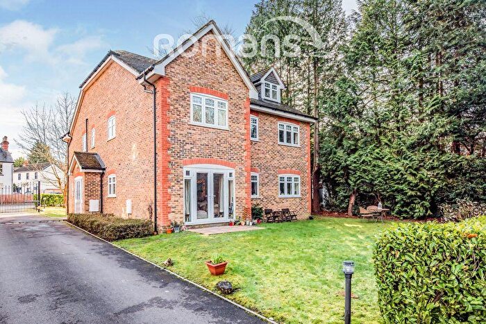 2 Bedroom Flat To Rent In Kings Ride, Camberley, Surrey, GU15