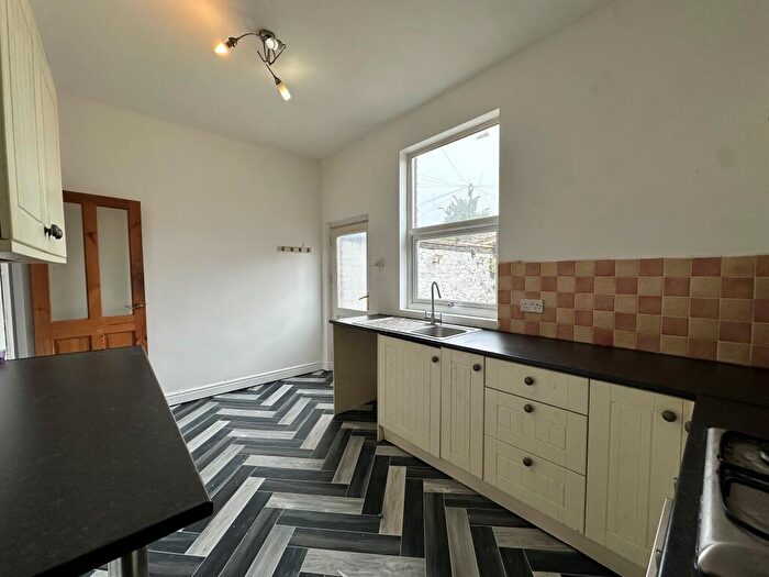2 Bedroom House To Rent In Ashton Road, Hyde, SK14