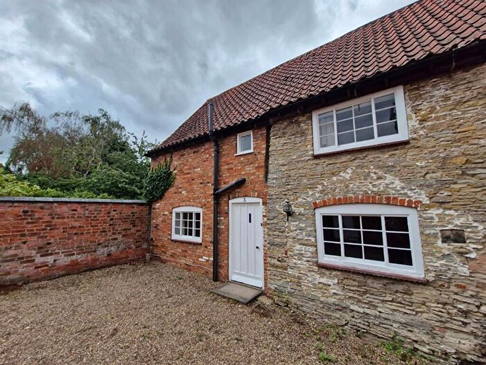 2 Bedroom Cottage To Rent In Valian Cottages, Low Street, Collingham, NG23