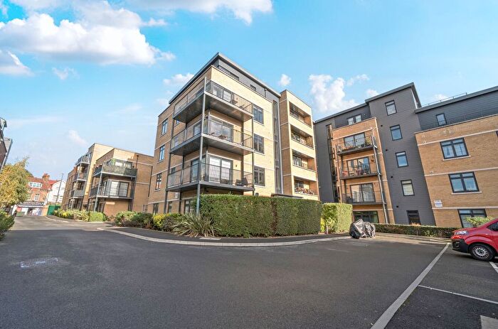 1 Bedroom Flat For Sale In Flat, Fairbanks House, Samuelson Place, Isleworth, TW7