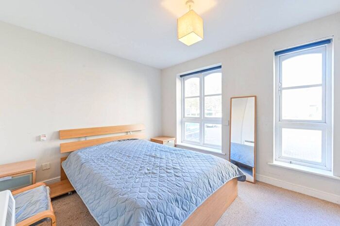 1 Bedroom Flat For Sale In Wheat Sheaf Close, Isle Of Dogs, London, E14