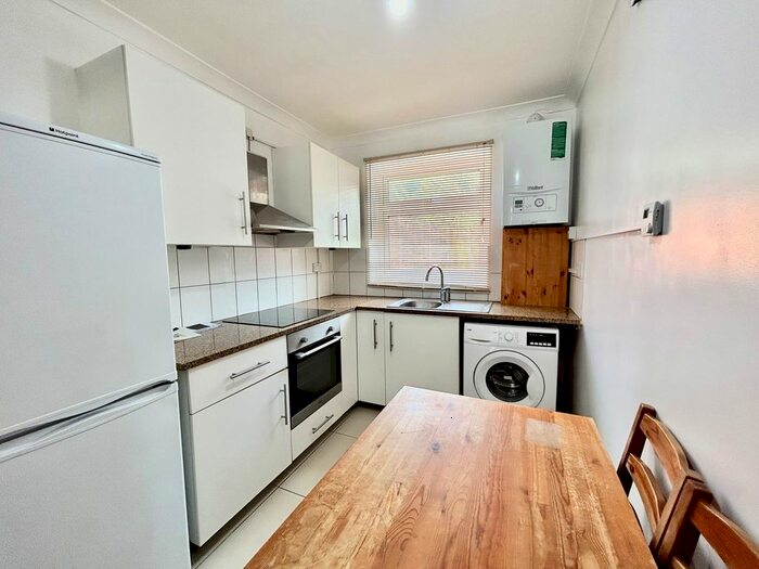 1 Bedroom Flat To Rent In Langdale Gardens, Perivale, Greenford, UB6
