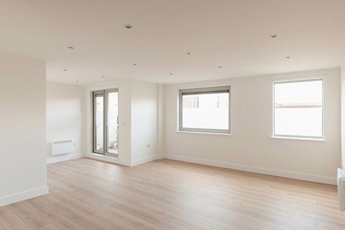 2 Bedroom Flat For Sale In Willow Way, London, SE26