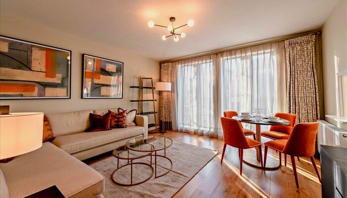 2 Bedroom Flat To Rent In Fulham Road, London, SW3