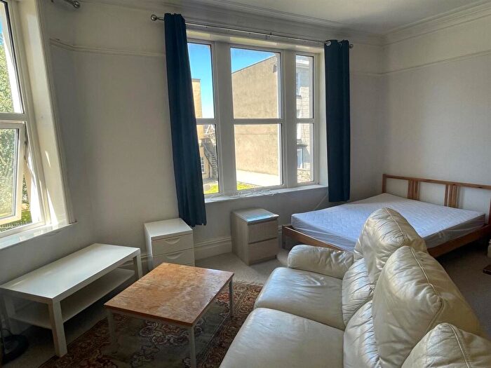 4 Bedroom Flat To Rent In St. Michaels Hill, Bristol, BS2