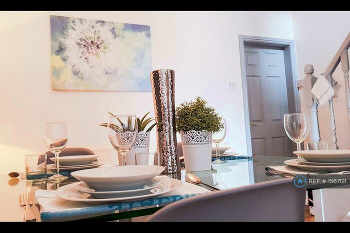 2 Bedroom Terraced House To Rent In Church Road, Bolton, BL1