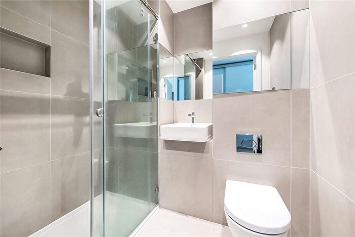 2 Bedroom Flat To Rent In Beacon Tower, Spectrum Way, London, SW18