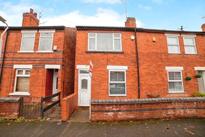 2 Bedroom End Of Terrace House For Sale In Stanley Road, Mansfield, Nottinghamshire, NG18