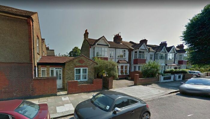 1 Bedroom Flat To Rent In Northfield Avenue, Ealing, W13