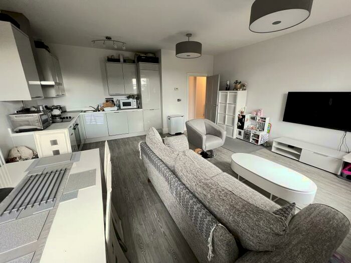 2 Bedroom Apartment To Rent In The Grange, Gwendolyn Drive, Coventry, CV3