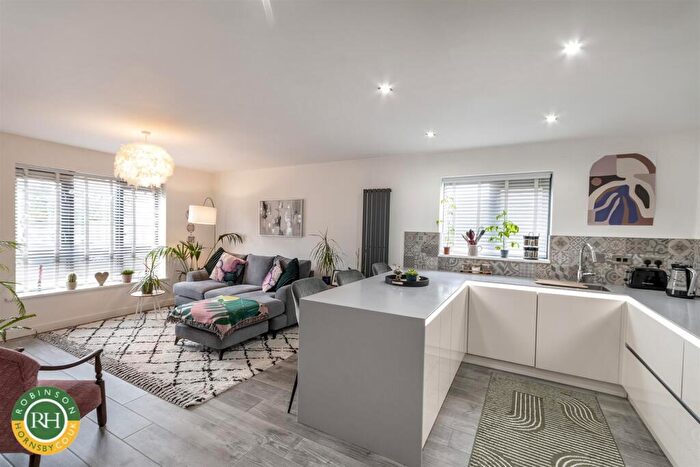 2 Bedroom Apartment For Sale In Brooke Court, Auckley, Doncaster, DN9