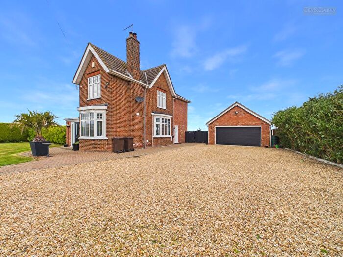 4 Bedroom Detached House For Sale In Hulls Drove, Shepeau Stow, Spalding, PE12