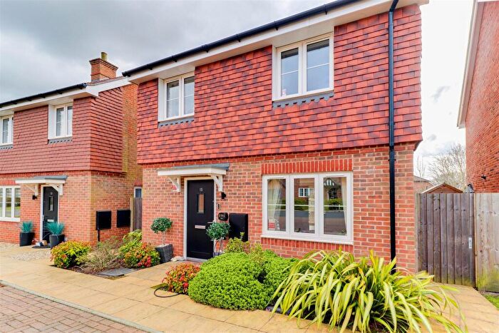 3 Bedroom Detached House To Rent In Bramley Vale, Cranleigh, GU6