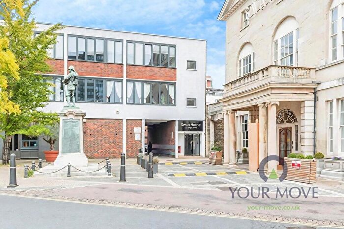 1 Bedroom Flat To Rent In High Street, Bedford, Bedfordshire, MK40