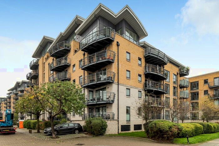 2 Bedroom Flat To Rent In Glaisher Street London, SE8