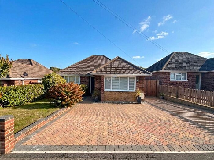 2 Bedroom Detached Bungalow For Sale In Hillview Road, Hythe, SO45