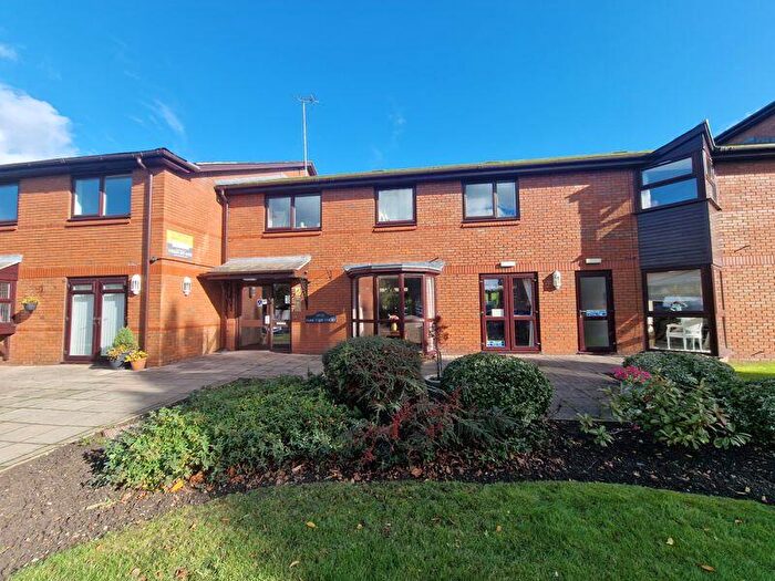 2 Bedroom Apartment For Sale In Park View Court, Romiley, SK6